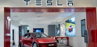 NHTSA opens probe into Tesla Model Y door handle failures The NHTSA said it’s opening a preliminary investigation into Tesla’s Model Y SUVs after reports that electronic door handles may fail.