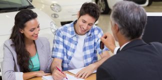 Amazon Autos offers financing through Chase, Santander, and Wells Fargo Amazon Autos adds Chase, Santander, and Wells Fargo, letting customers compare and apply for auto loans online with dealer vehicles.