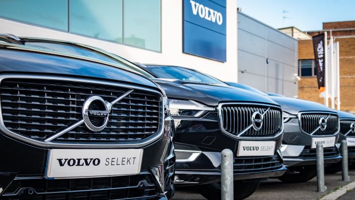 Volvo, quarter