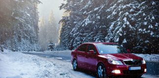 Record number of Americans hit the road this holiday as gas prices fall, airfare rises Record 122 million Americans expected to travel this holiday, mostly by car, as gas prices fall below $3 and airfares rise.