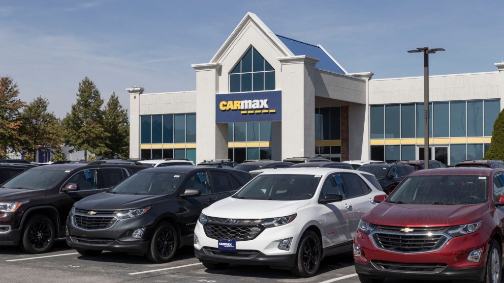 CarMax boosts marketing, cuts margins to fight sales slump