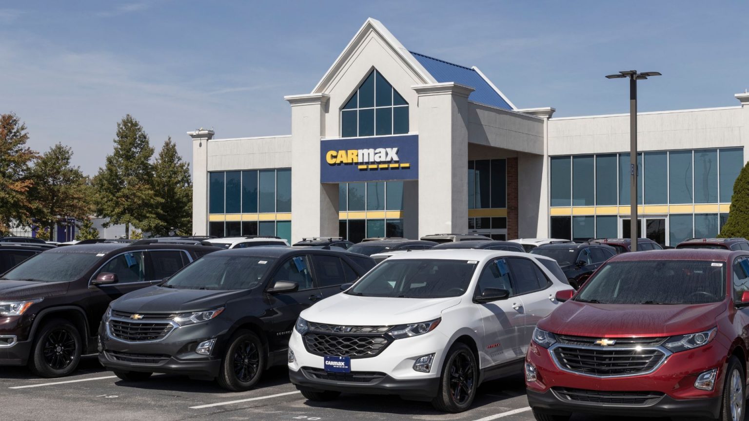CarMax boosts marketing, cuts margins to fight sales slump