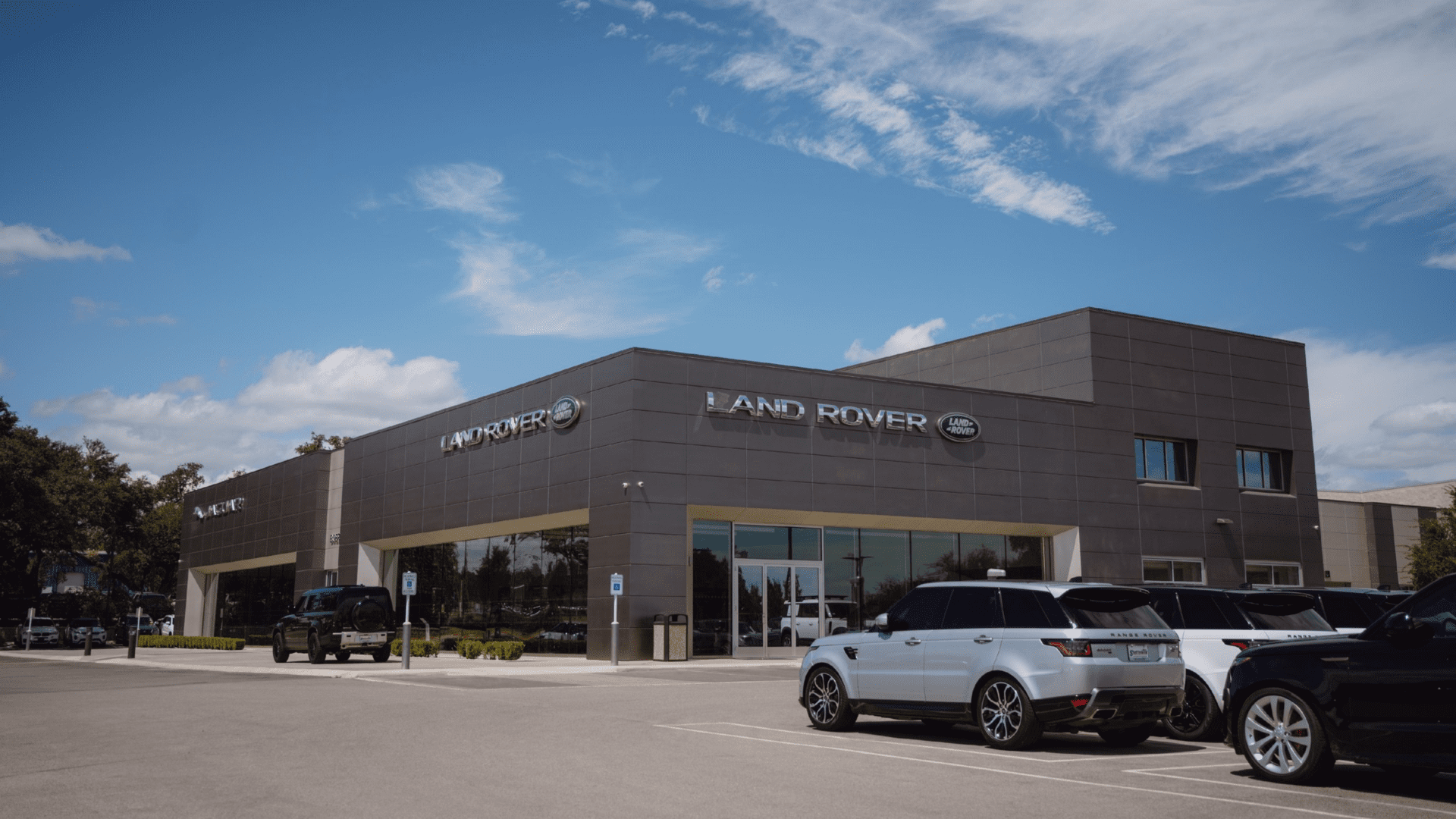 Sewell Automotive expands Texas luxury footprint with Land Rover Boerne ...