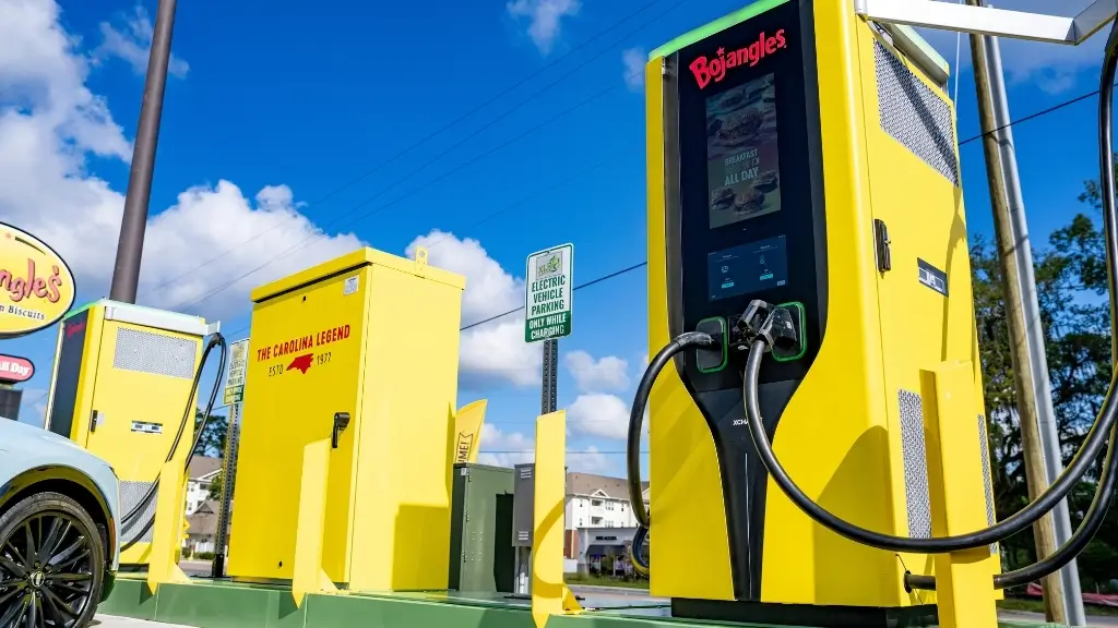 Bojangles Installs First EV Charging Station, Redefining the Roadside Stop with a New “Charge-and-Dine” Experience (1)