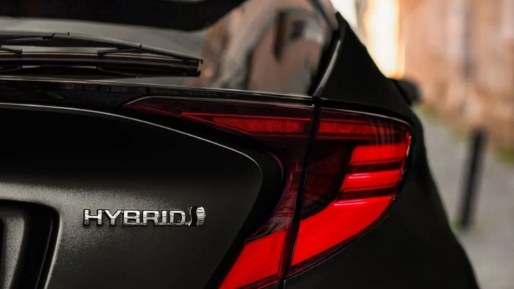 Rising gas prices push shoppers toward hybrids and used vehicles