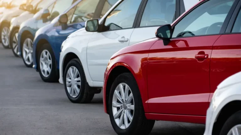 New-vehicle sales climb 4.4% in June as hybrids surge