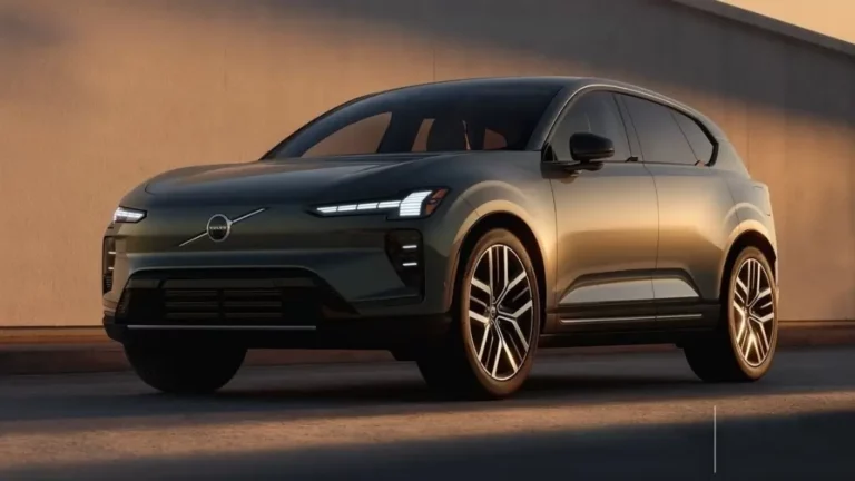 Volvo expands connected safety alerts across its EV lineup