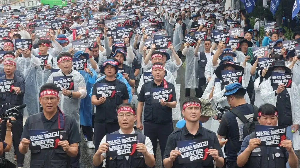 Hyundai, union reach tentative deal after strike