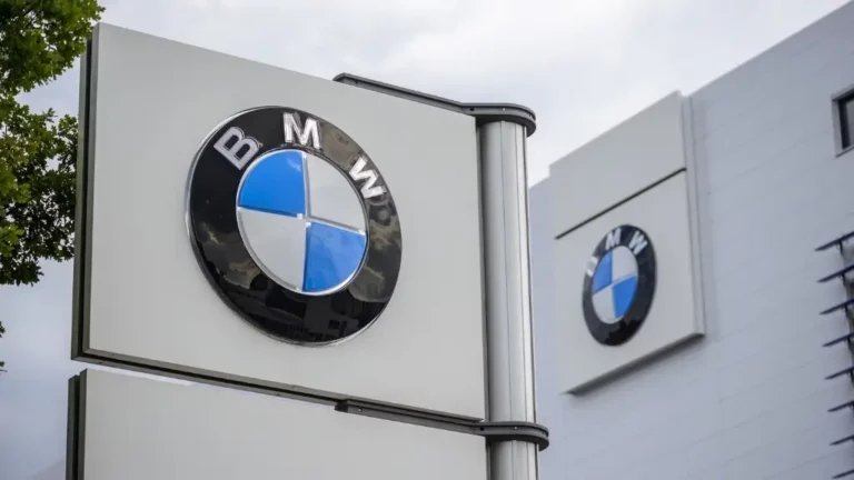 BMW targets 5% margins by 2028 as it expands local production