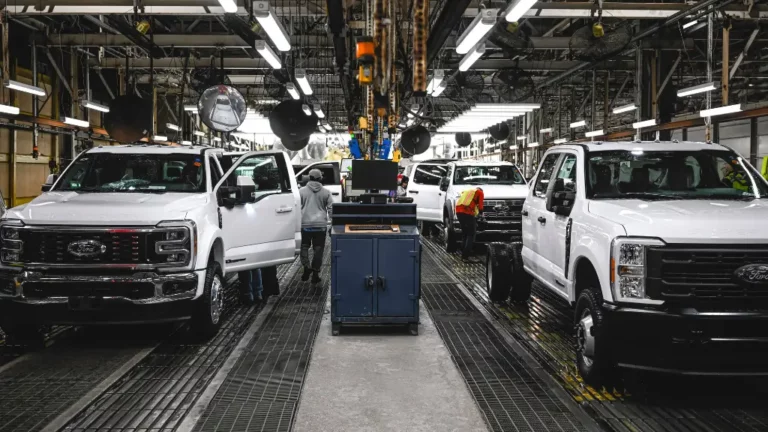 Ford Super Duty production hits 20-year high as it recovers from supplier shortages