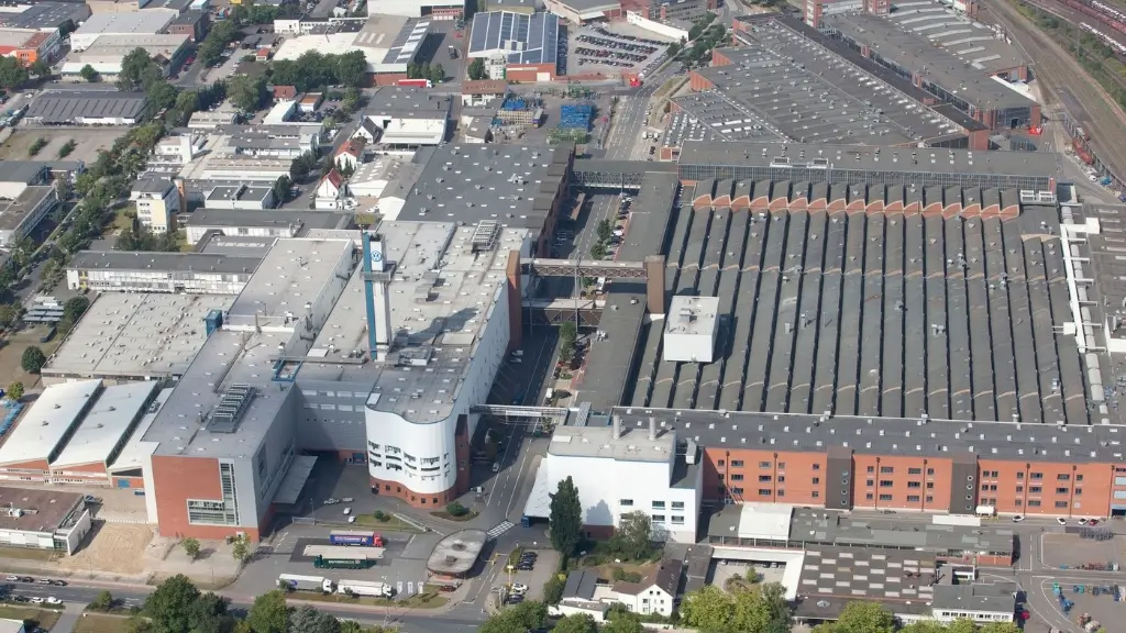 Volkswagen sells German factory for conversion to defense production