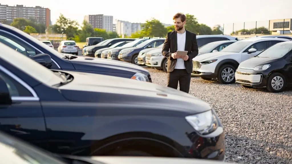 New-vehicle sales pace reaches 16 million as hybrids gain ground